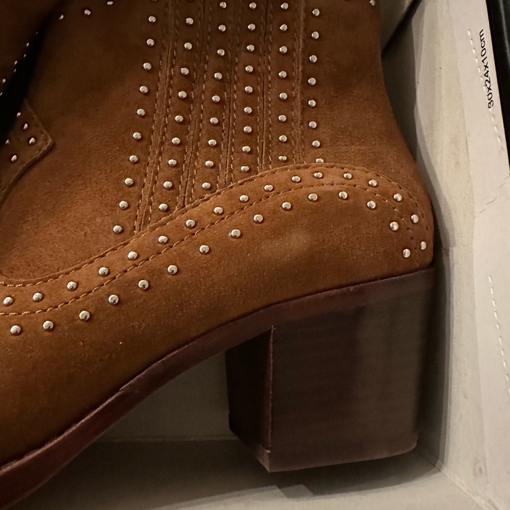 NEW! Dolce Vita Suede Dexter Studded Booties, Size 8.5US - Picture 8 of 9